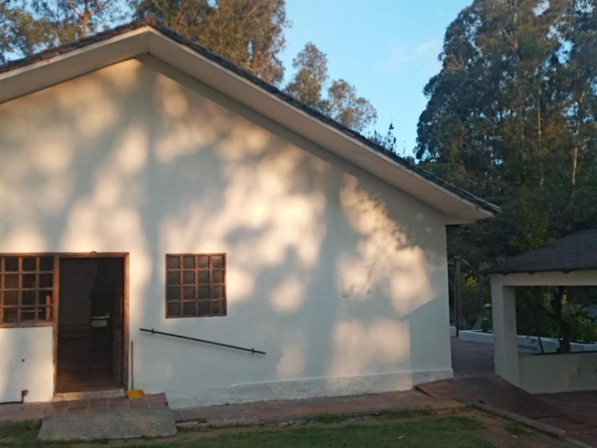 Вилла Quinta Los Eucaliptos Кито Экстерьер фото